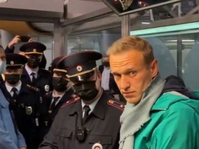 Навальный в "Шереметьево". Фото: MR7.ru