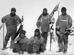 Роберт Скотт и его команда на Южном полюсе (последний снимок экспедиции): ru.wikipedia.org