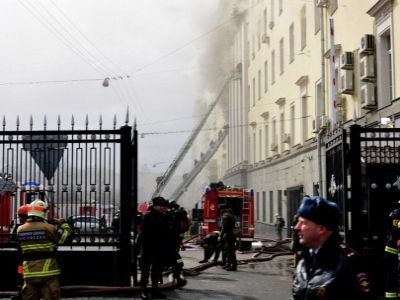 Пожар в здании Минобороны. Фото: tass.ru.