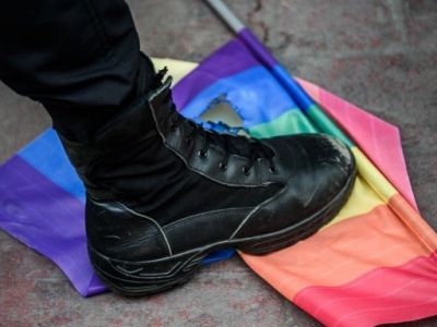 Гомофобия убивает. Фото: SKNews.ru