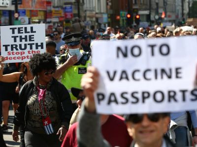 Протесты в Британии против введения "ковид-паспортов". Фото: Getty Images