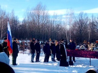 Похороны погибшего на войне. Фото: Сергей Горчаков, Каспаров.Ru