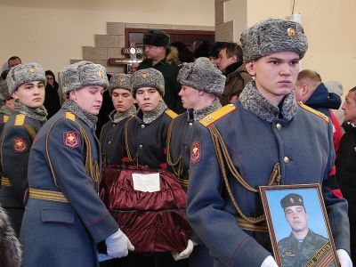 Почетные похороны. Фото: Сергей Попов, Каспаров.Ru
